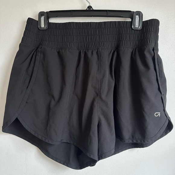 GAP Women's Black Athletic Shorts - Picture 1 of 3